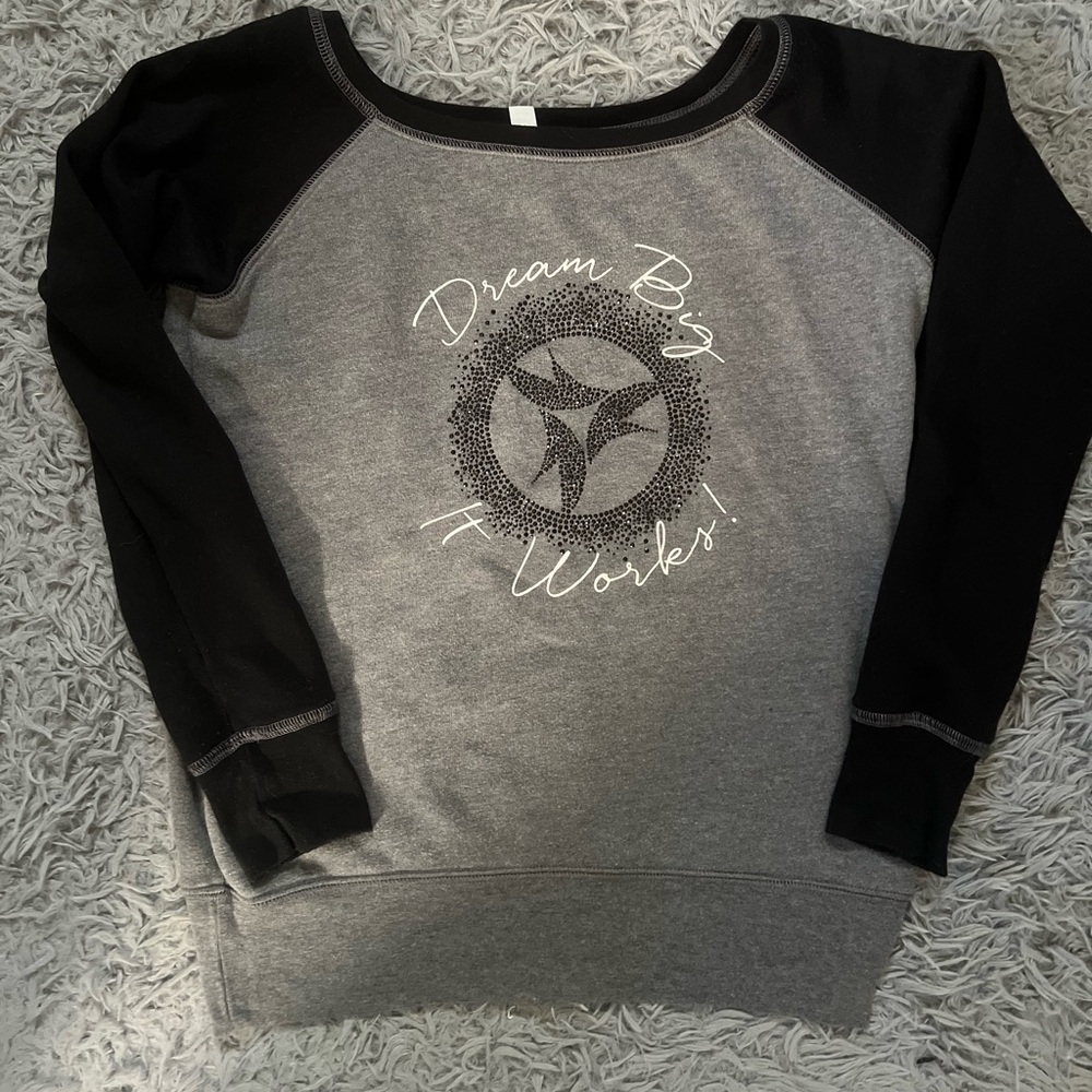 ItWorks! Dream Big black & gray sweatshirt